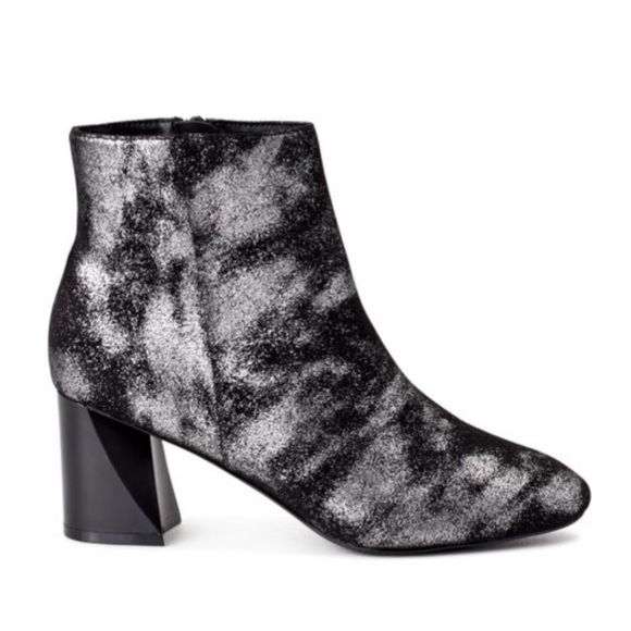 Kendall + Kylie Ankle Metallic Booties - Picture 7 of 13